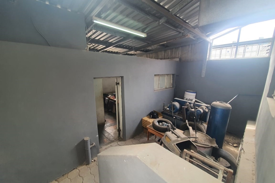 Commercial Property for Sale in Neave Industrial Eastern Cape